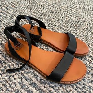 Gianni Bini Black Strap Sandals